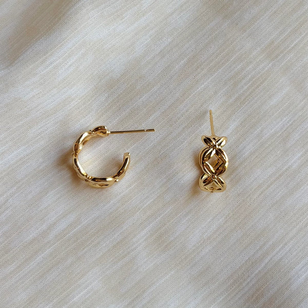 Criss-Cross Hoops
