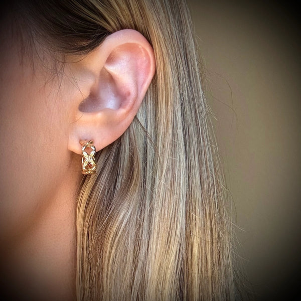 Criss-Cross Hoops